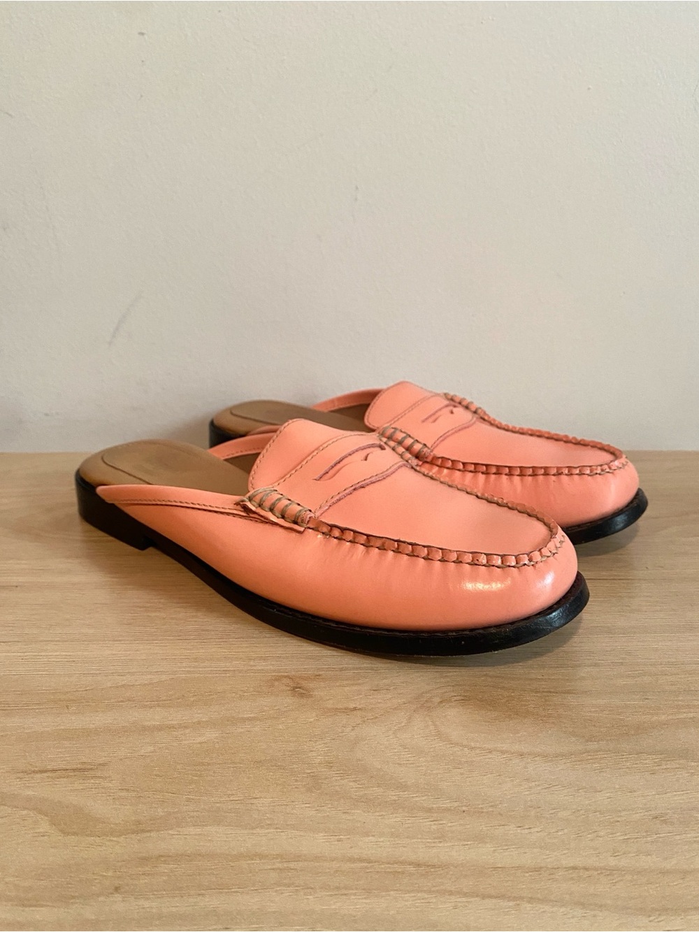 G.H. Bass Weejuns Wynn Pastel Peach Leather Mule Loafers Size 8.5